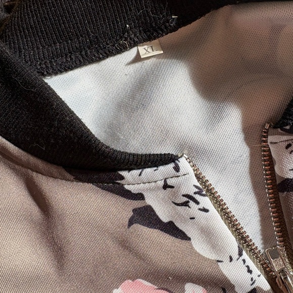 Floral Bomber Jacket (XL) - Picture 6 of 6